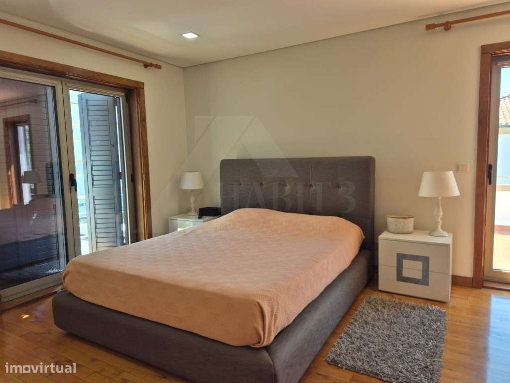 Moradia T4 com Suite, Jardim e Garagem - Centro de Ponte de Lima-13