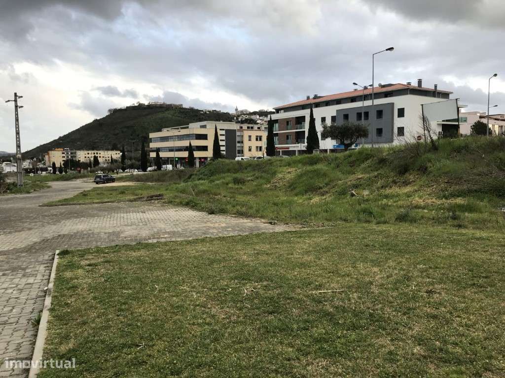 Lote de Terreno com Projecto aprovado - Grande imagem: 5/9