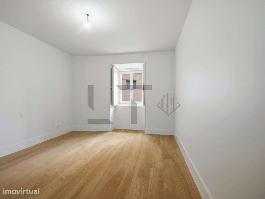 Apartamento T3 com Garagem para Venda junto à Av. da Liberdade, Lisboa-10