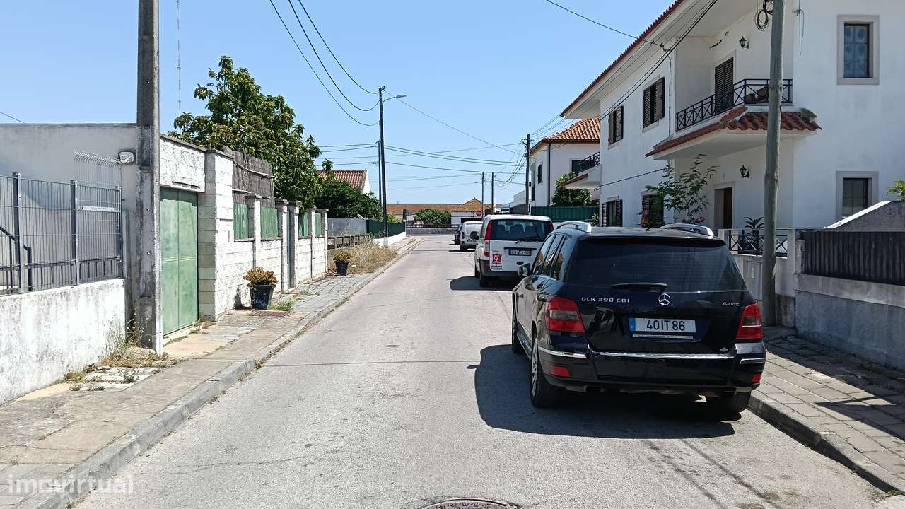 Armazém | Diversas utilidades, inserido em lote de 251 m2-16