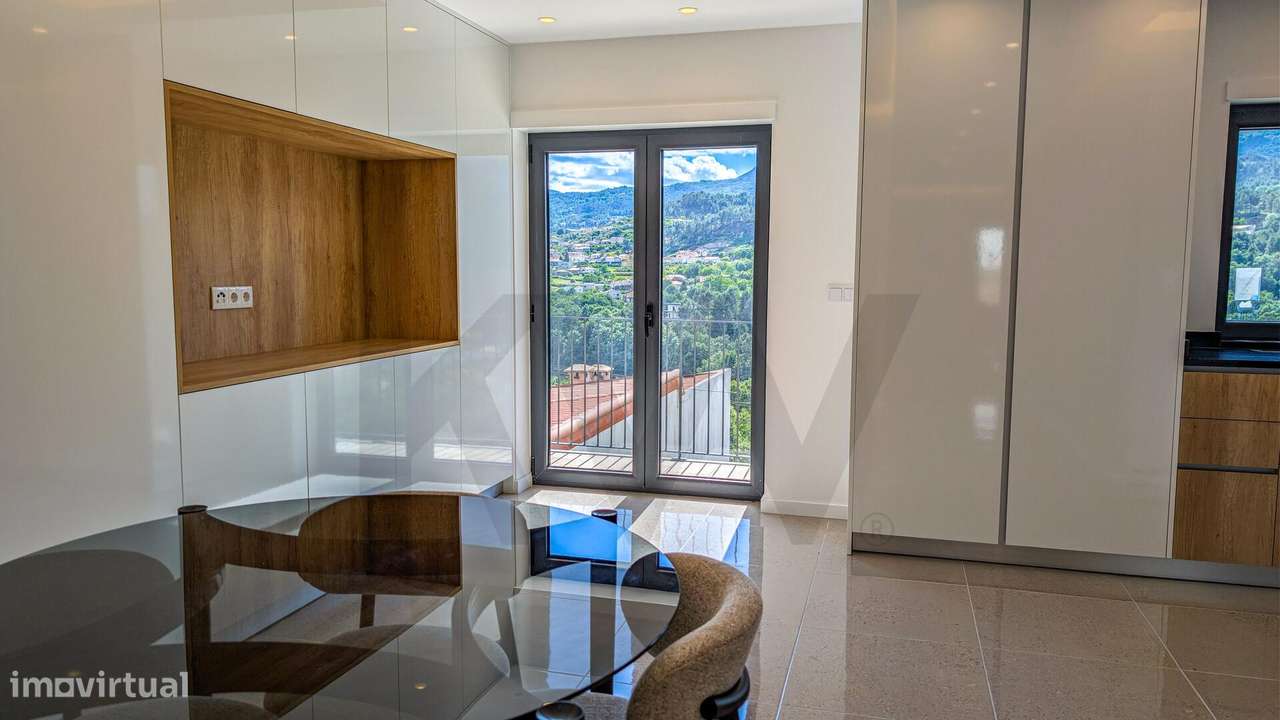 Moradia nova T4+2 Mobilada com Vista Montanha em Lordelo – Vila Real-21