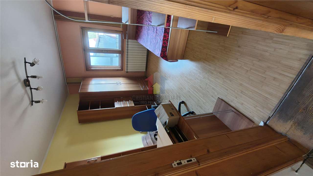 Constructie 2011  VILA Parter+etaj,zona Centrala , 250mp utili - Imagine principală: 5/17