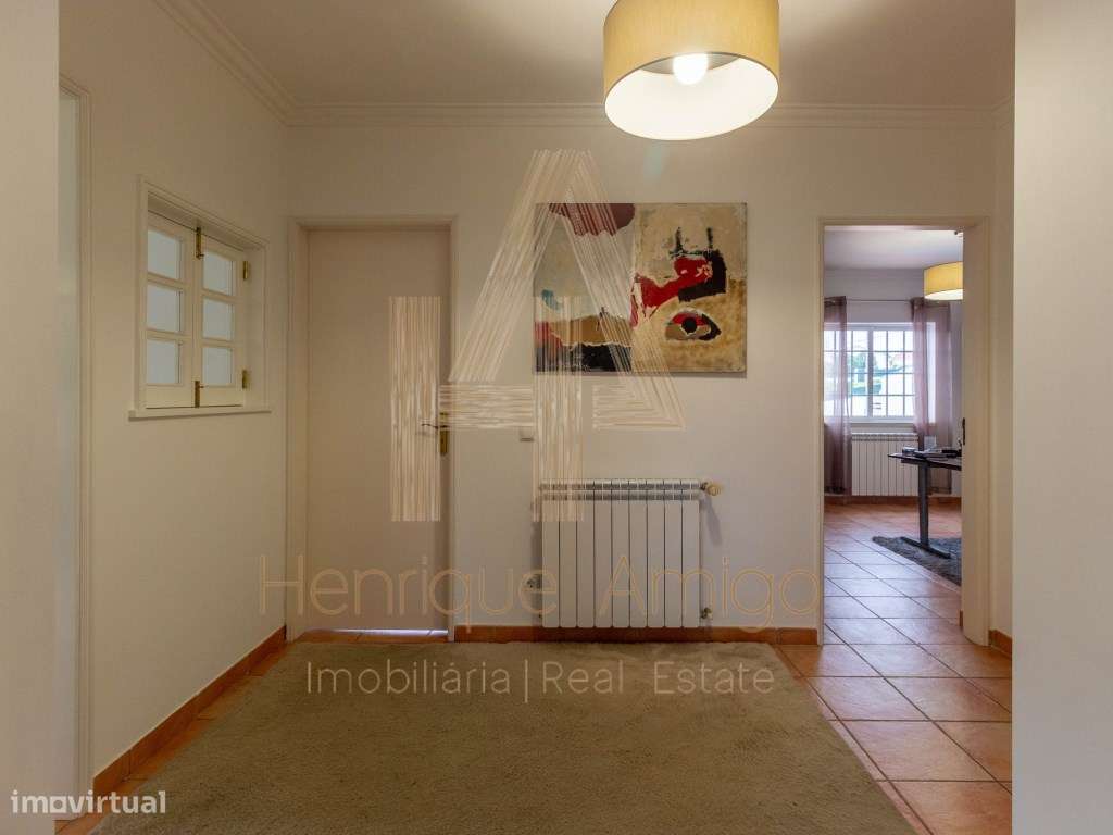 Moradia T4 isolada com piscina - Grande imagem: 4/34