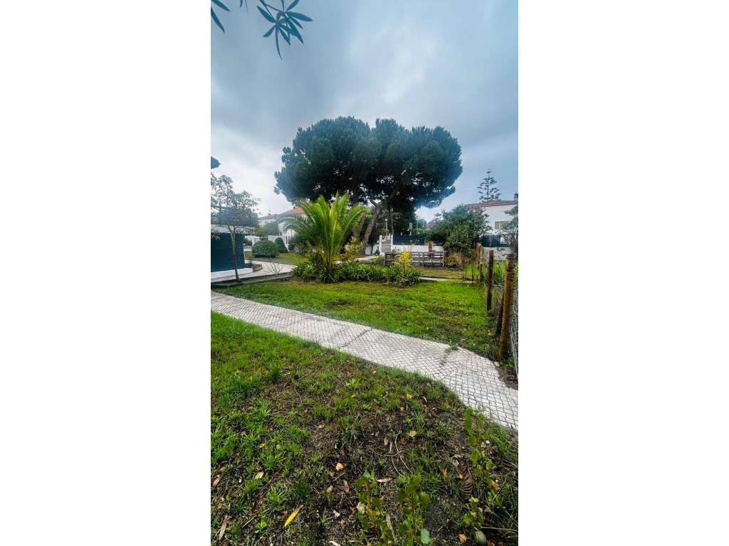 Moradia Isolada T3 em lote de 667m2 em Lagoa de Albufeira, Sesimbra-27