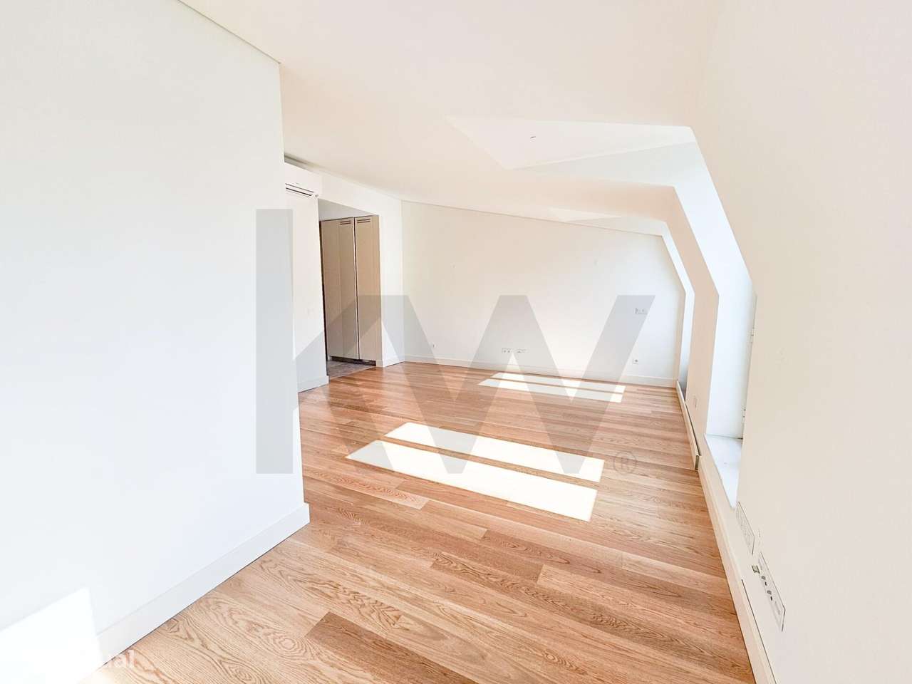 Oportunidade! Pronto para habitar T2 com suíte e elevador - Grande imagem: 2/16