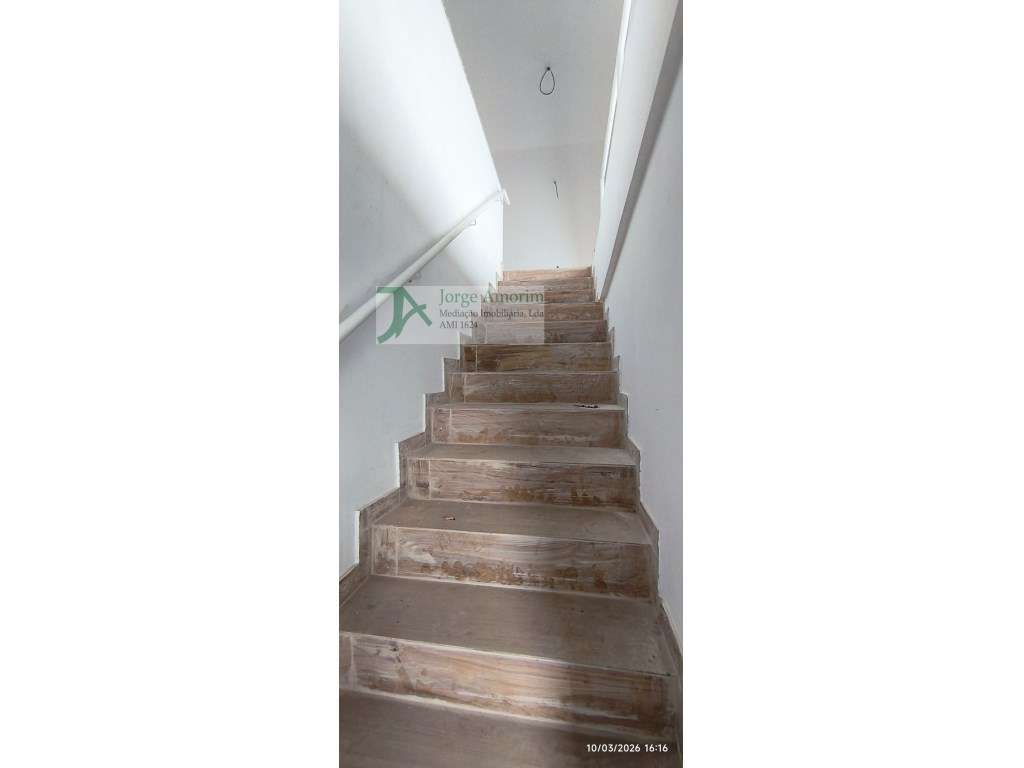 Armazém Industrial com 950 m² e Escritórios. Pé dto de 5.5 mt Cober... - Grande imagem: 4/7