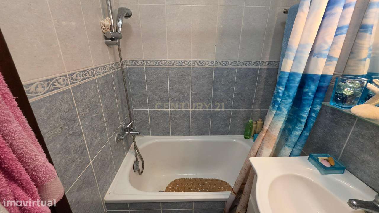 Apartamento Duplex T5 no centro de Palmela-17