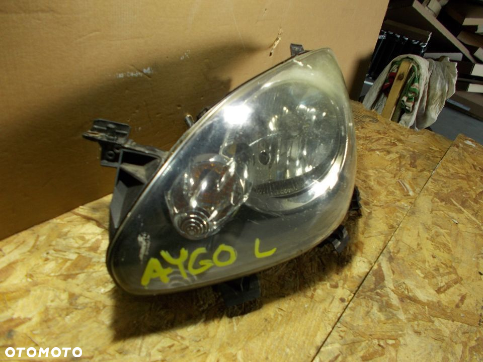 LAMPA PRZÓD PRZEDNIA LEWA TOYOTA AYGO ORYGINAŁ - 2