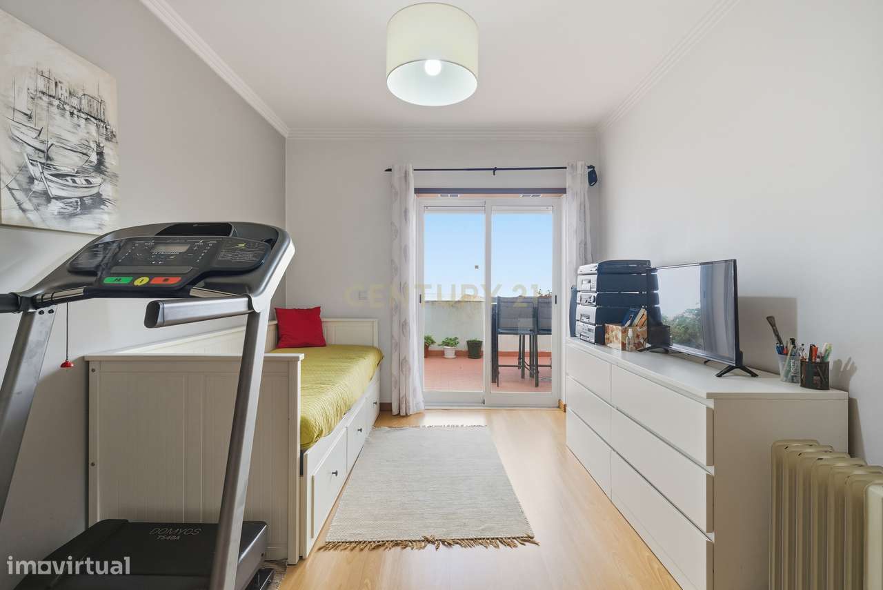 Apartamento T3 com terraço e churrasqueira – Merceana, Alenquer-16