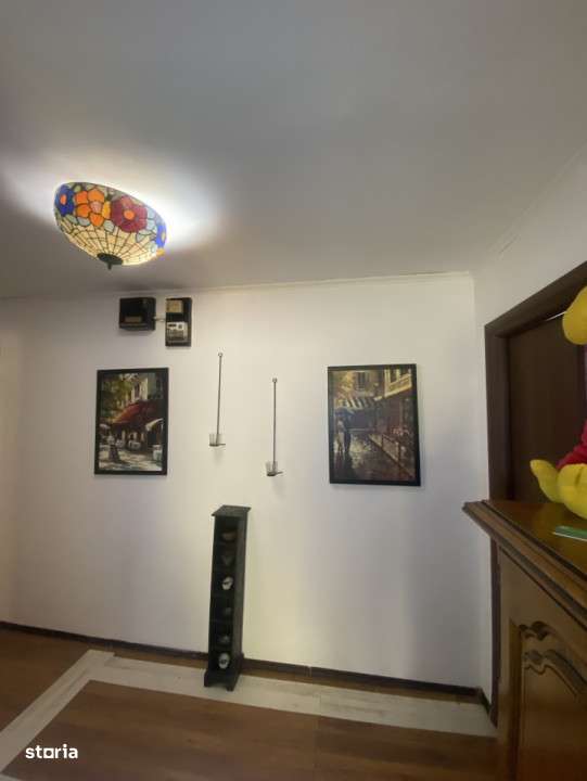 Vanzare apartament 3 camere Etaj 1 Tractorul Brasov - Imagine principală: 2/19