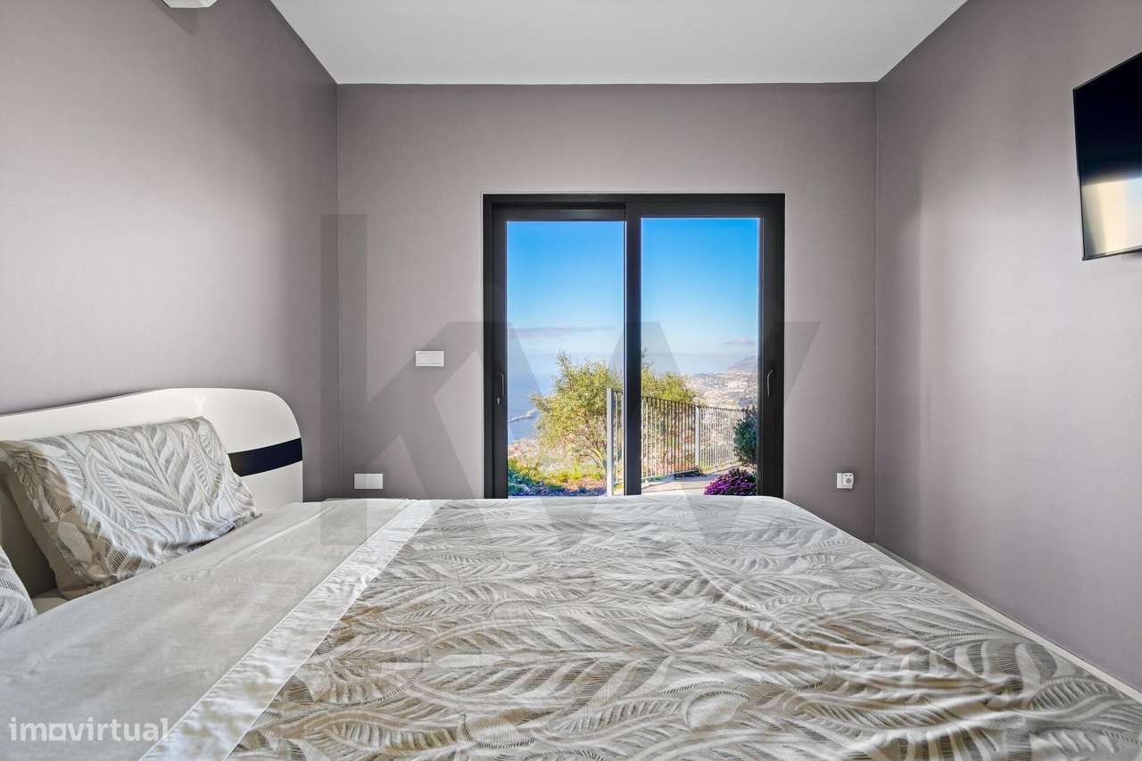 Moradia T4 com piscina e vista oceano, São Gonçalo, Funchal-48