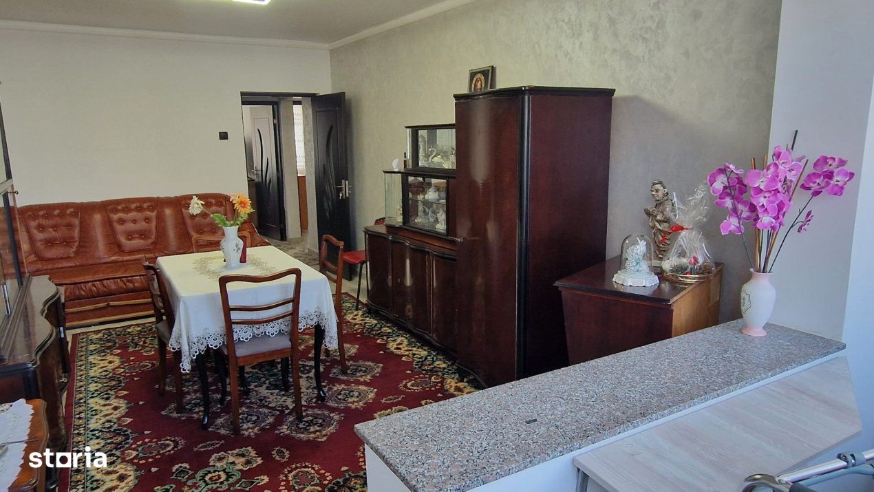 Alexandru cel Bun - apartament 3 camere renovat, mobilat