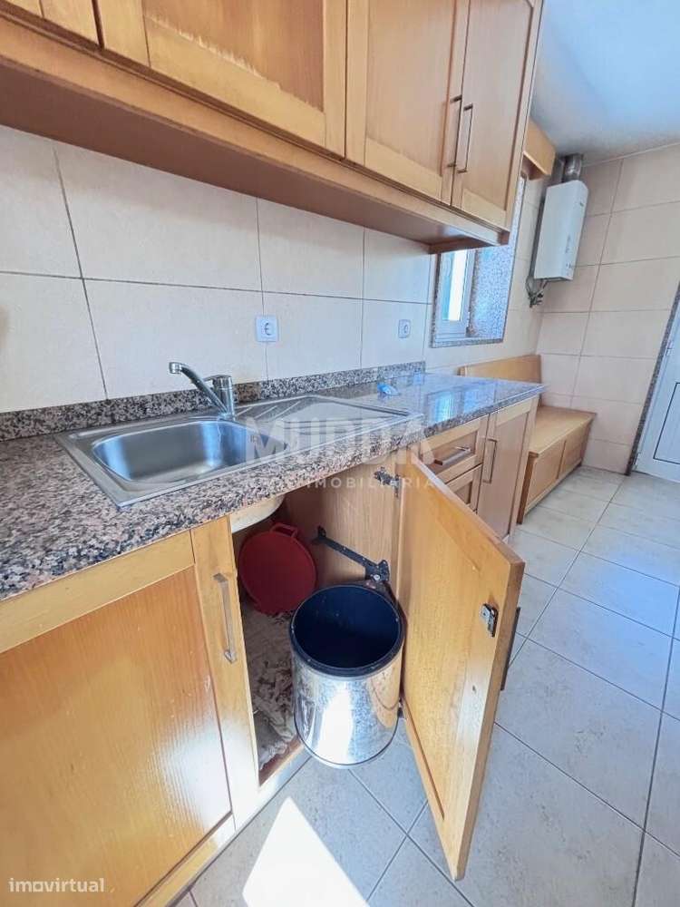 Moradia de 2 Pisos – Excelente Oportunidade em Romariz, Santa Maria da-6
