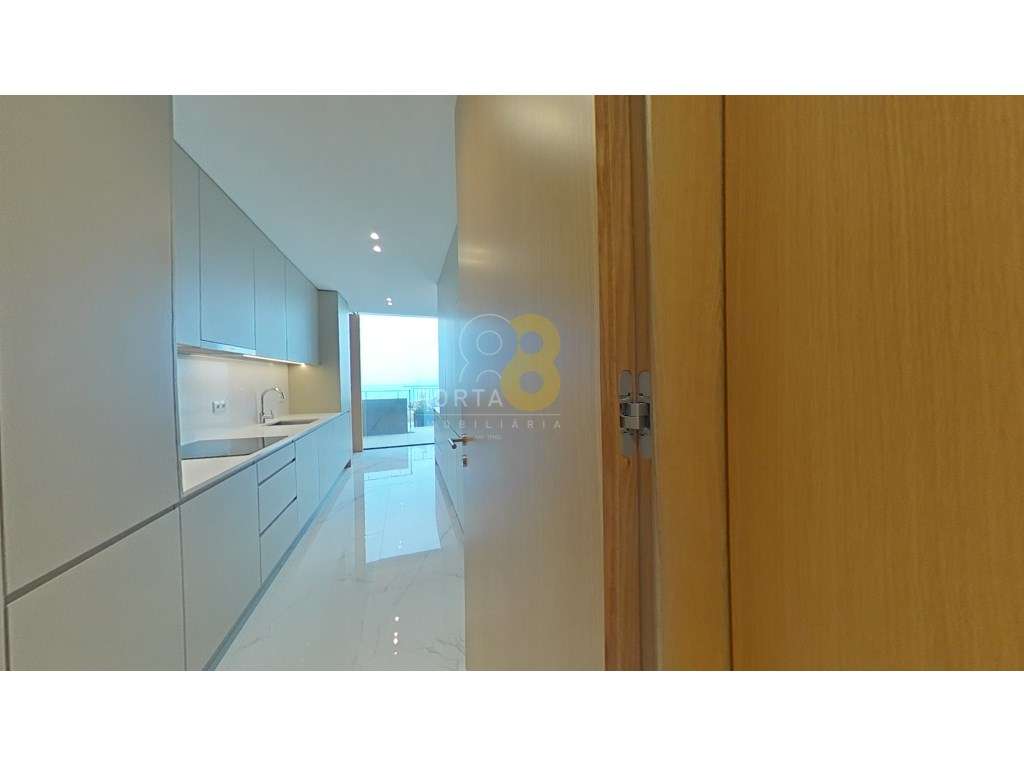 T3 c/varanda e vista mar em Vila Nova de Gaia-4