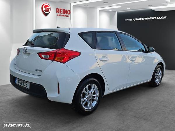 Toyota Auris 1.4 D-4D Com. +P.Sport+Navi - 5