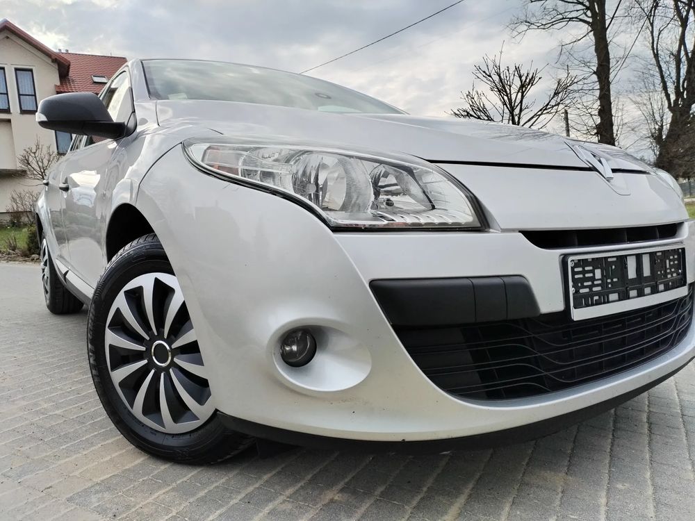 Renault Megane III 1.6 16V 100 TomTom Edition 2011