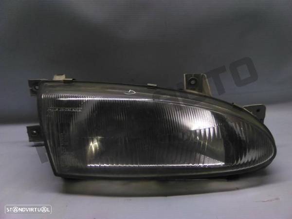 Ótica / Farol Direito  Hyundai Accent Tres Volumes 1.3 I 12v - 1