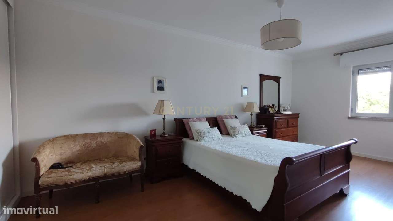 Magnífica propriedade T2 em Linda-A-Velha, Lisboa-17