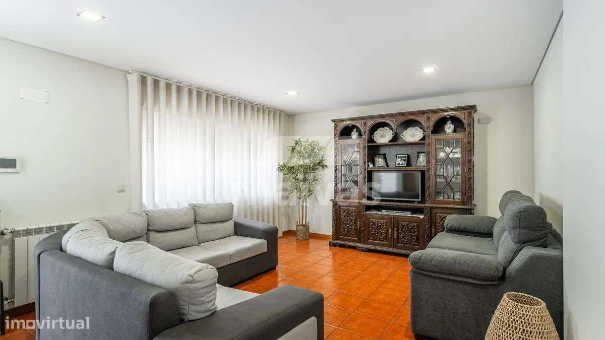 Moradia Gaveto T4-30