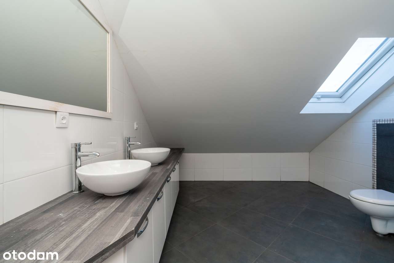 DOM Z POTENCJAŁEM I DWOMA NIEZALEŻNYMI MIESZKANIAMI – RADOCZA.-15