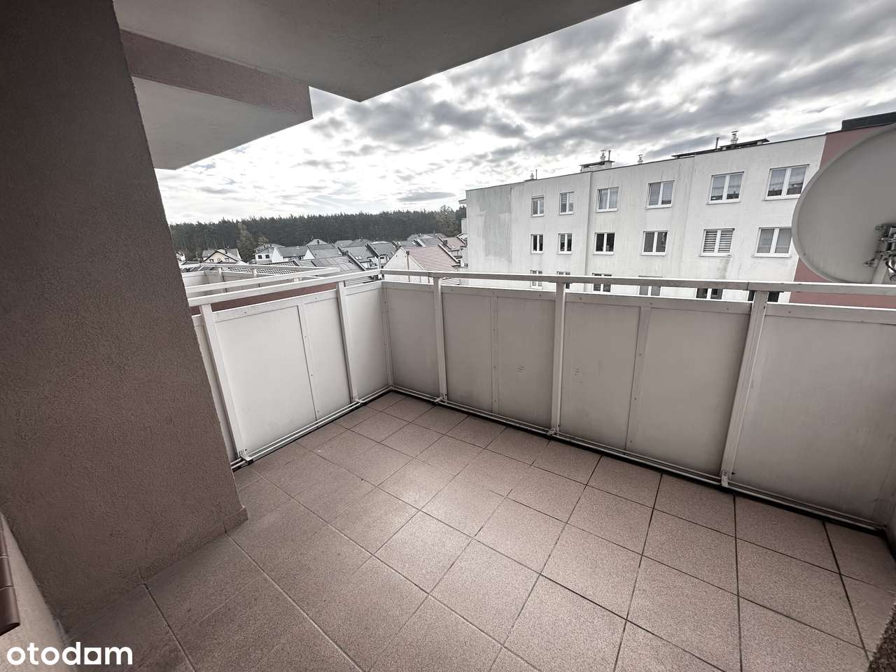 Przestronne mieszkanie na Zalesiu-11