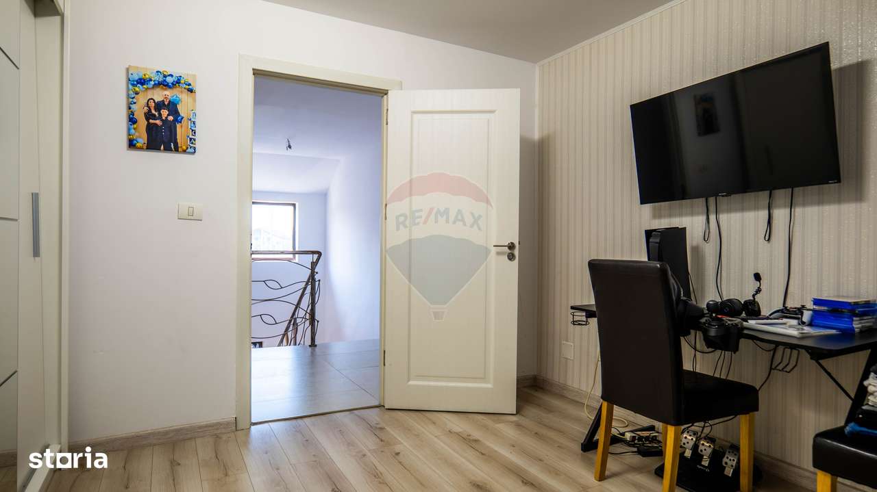 Vanzare vilă cu 4 camere si teren, zona Dobroesti-19