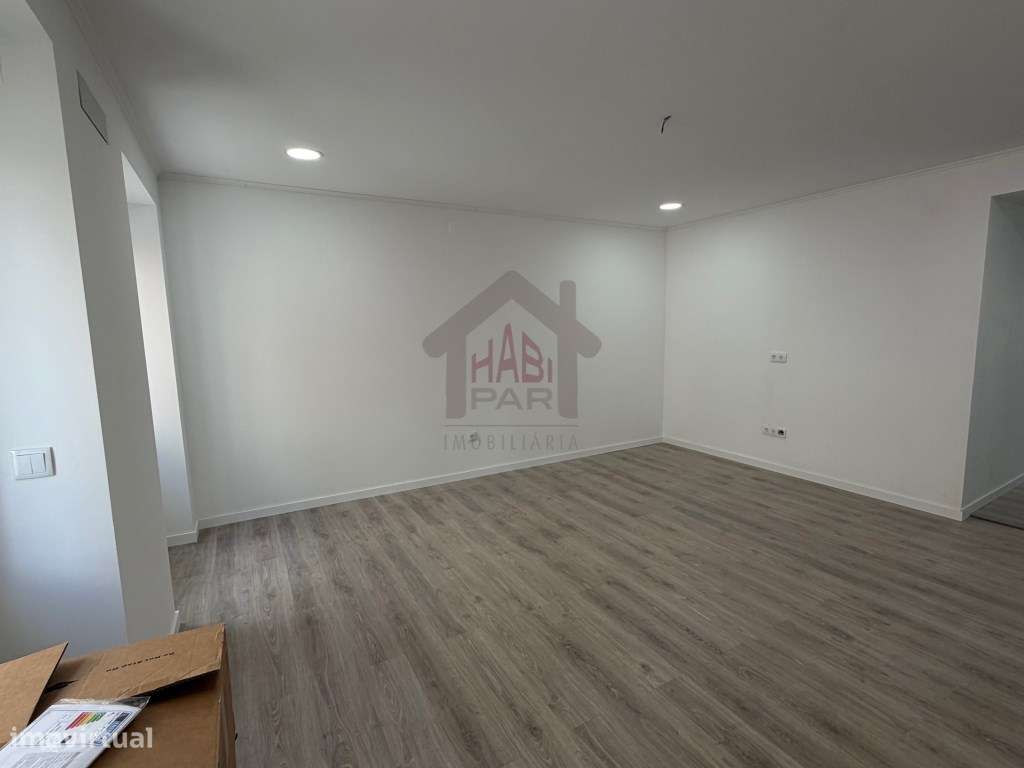 Excelente Moradia Renovada Centro Histórico de Salvaterra de Magos-14