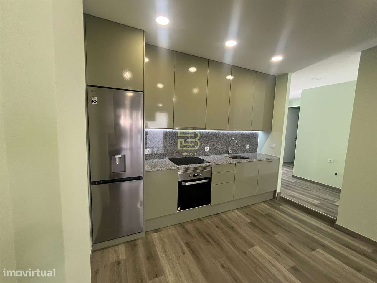 T3+1 Totalmente Renovado | Rés do Chão | Mafamude – Vila Nova de Gaia-5
