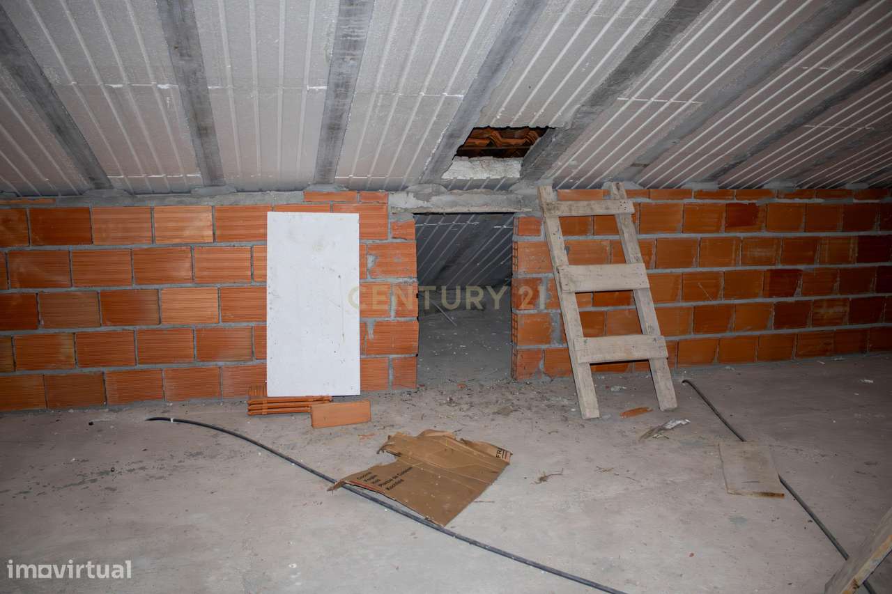 Moradia moderna | 3 pisos | Vila Nova Foz Côa-58