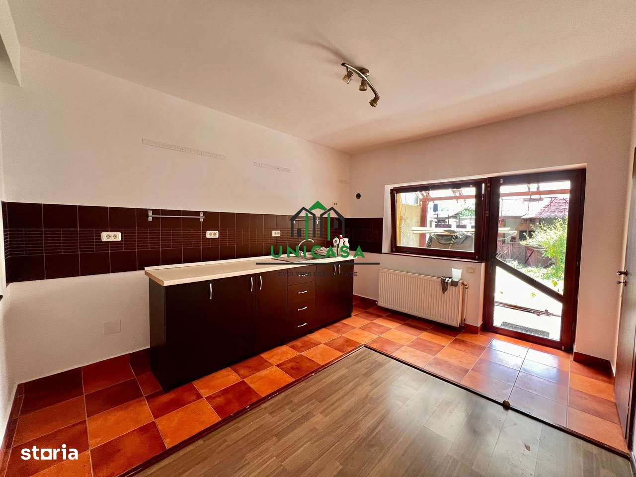 Casa Vladesti/4 camere - Imagine principală: 2/12