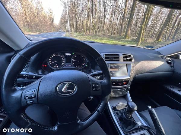 Lexus IS 220d Luxury Line - 24