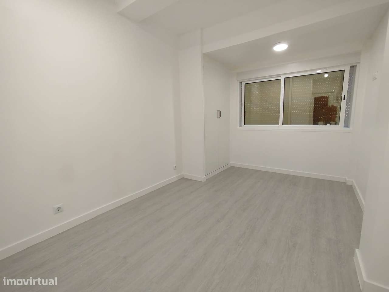 T2 Totalmente Remodelado - Centro da Damaia-6