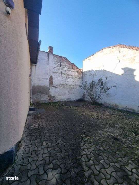 Investitie! 2 case + 1 hala, teren 374 mp, zona Auchan Iris - Imagine principală: 5/19