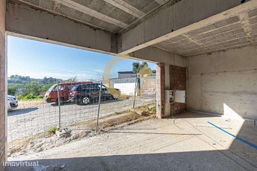 Moradia T4 de Luxo com Vistas Deslumbrantes sobre o Rio Douro-32