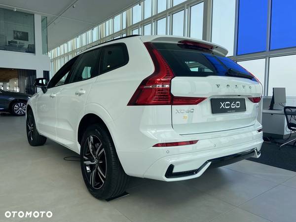 Volvo XC 60 B4 B Plus Dark - 5