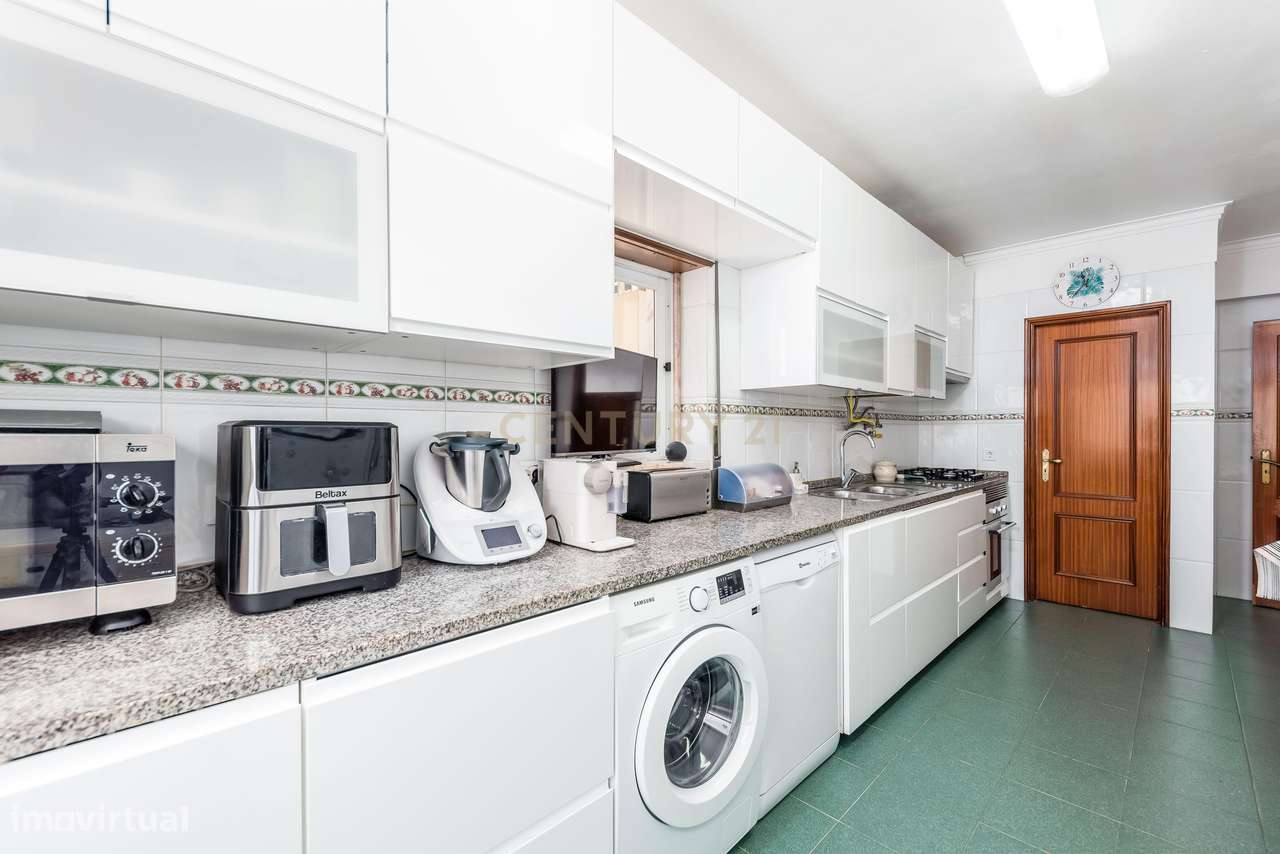 T2 com parqueamento e arrecadação em Ouressa - Grande imagem: 5/18