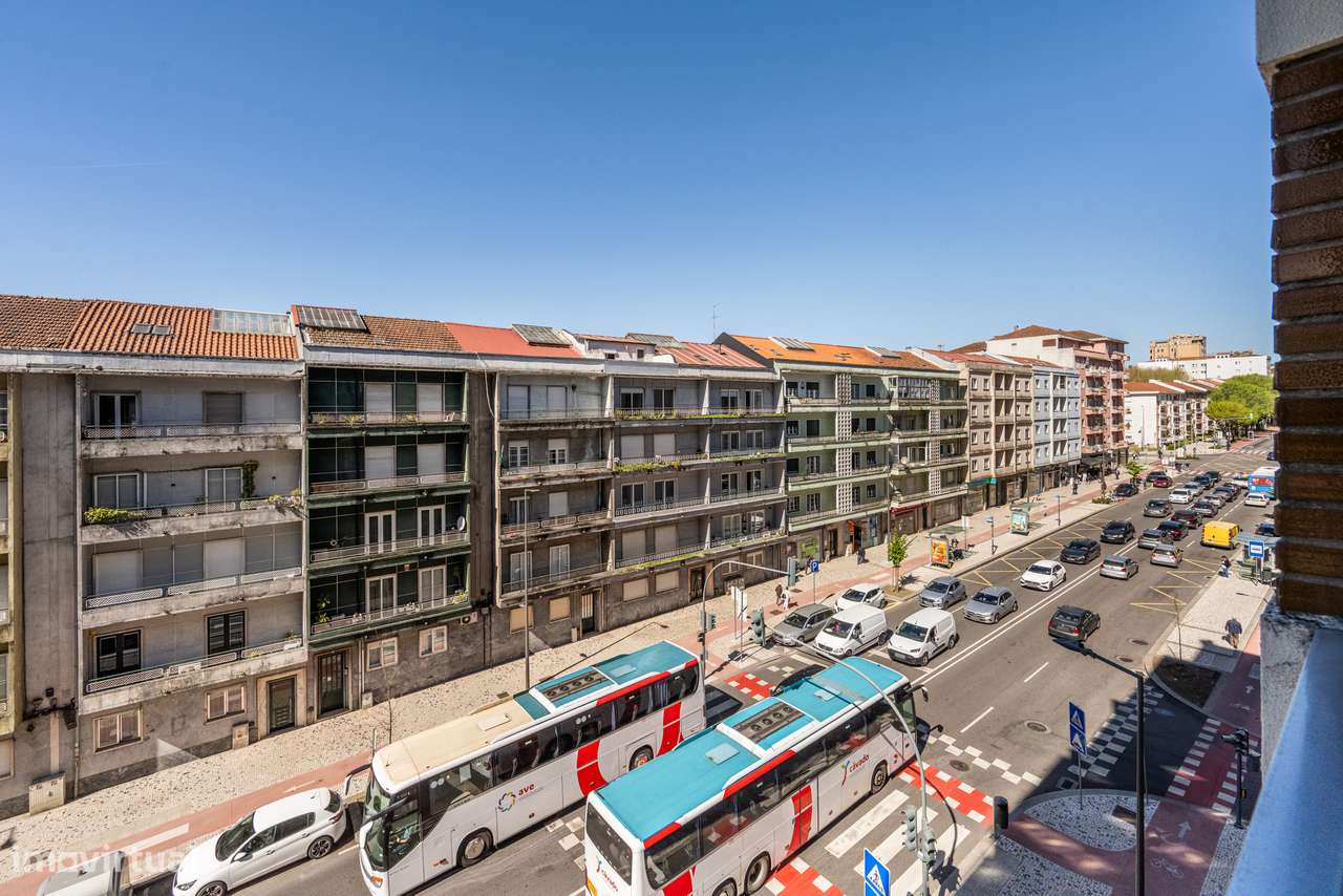 Apartamento T2+2 em plena Avenida da Liberdade-28