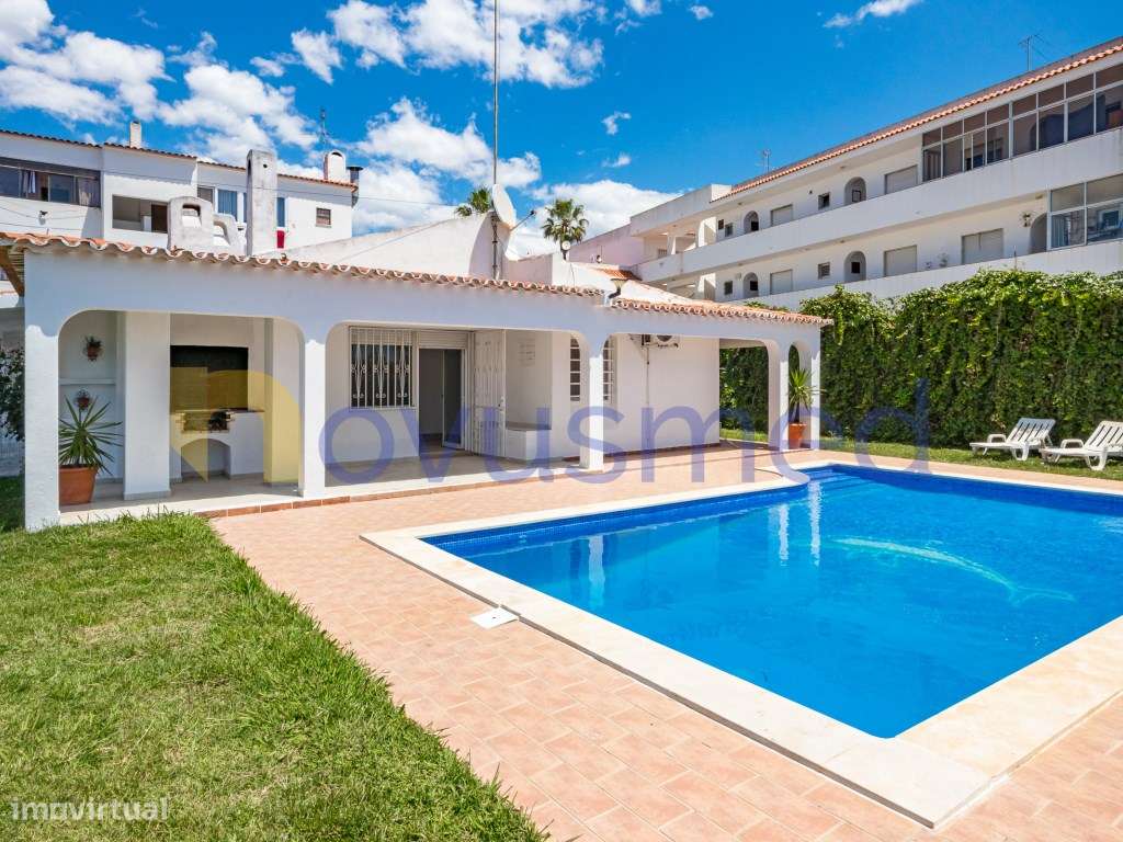 Moradia com Piscina na Zona Premium Areias São João, Albufeira-5