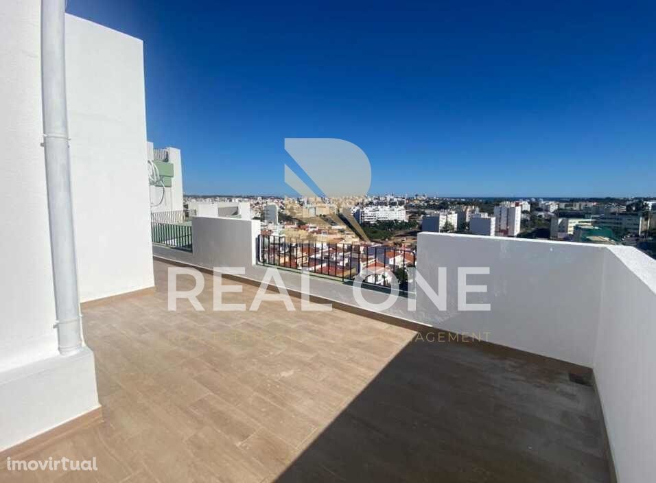 Fantástica Penthouse com vista mar e terraço com 90 m2