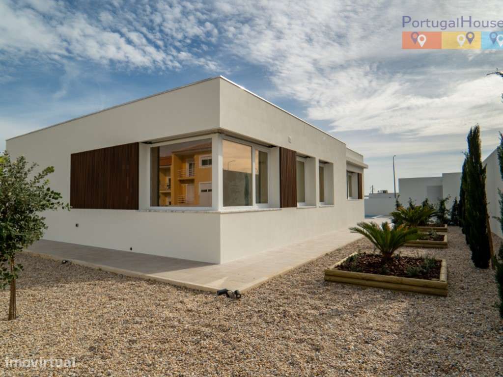 Moradia térrea T3 independente com piscina-3