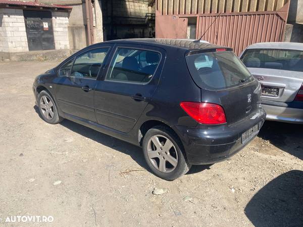 Dezmembrez Peugeot 307 1.6 HDI 109 CP 2007 - 4