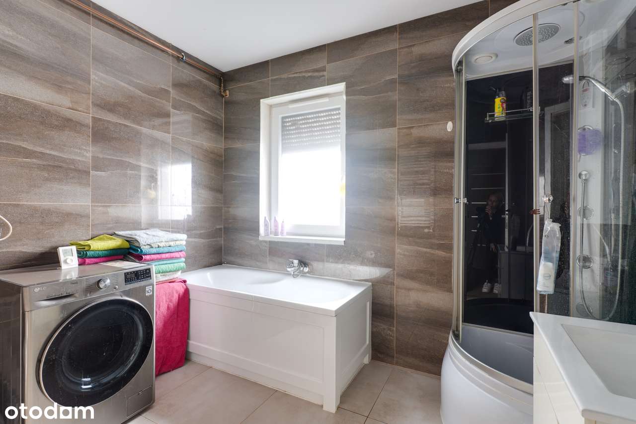 Przestronna nieruchomość w Dąbrowie przy ul. Granicznej-8