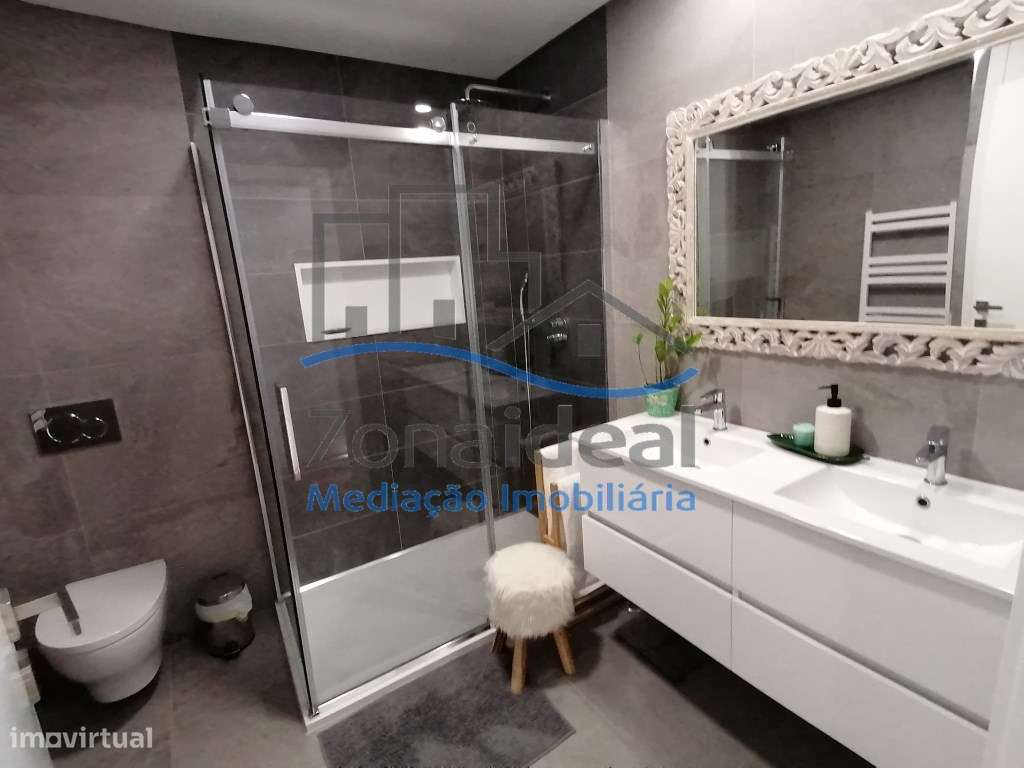 Apartamento T3 Duplex com parqueamento 2 carros - Alenquer-12