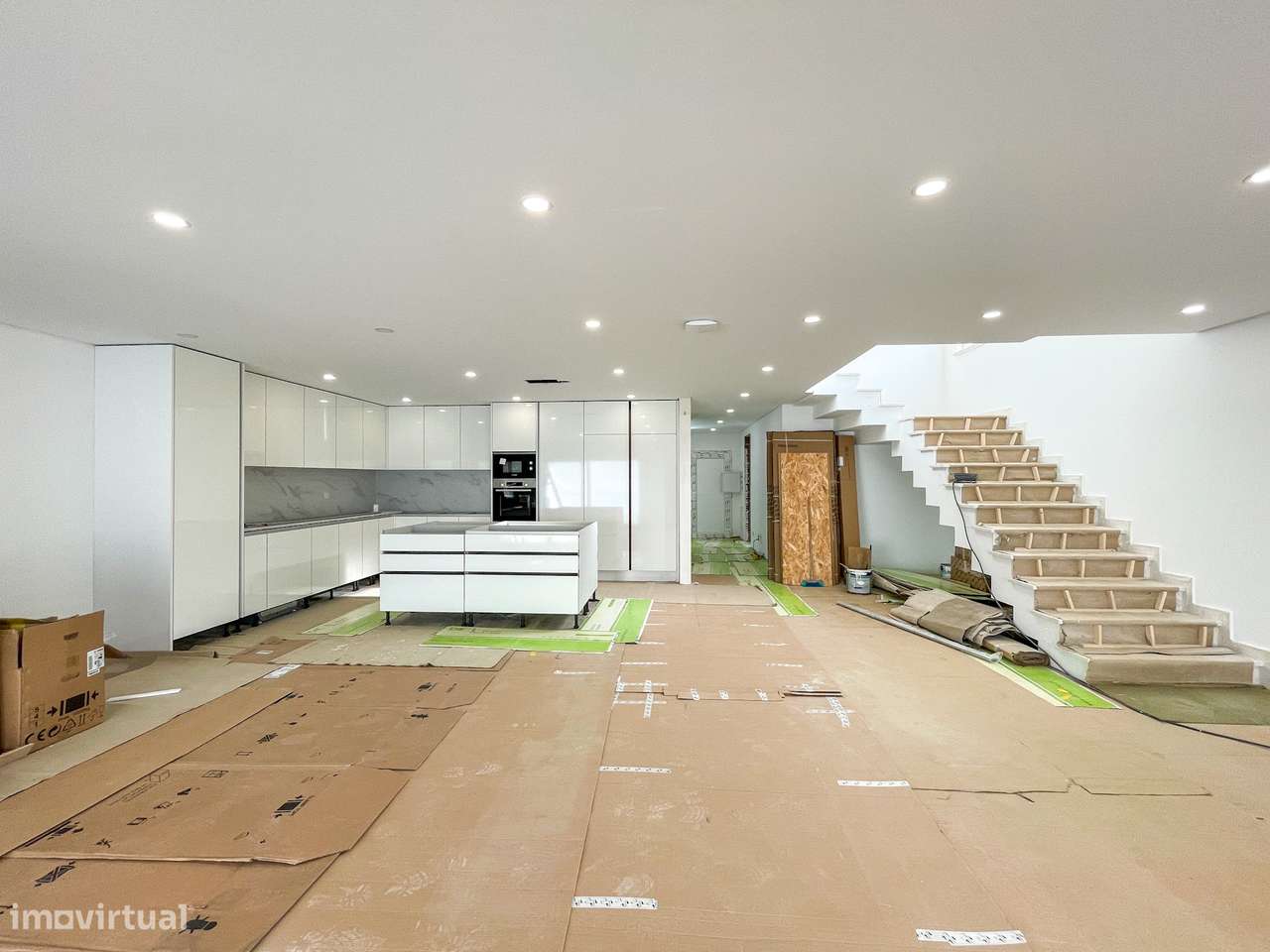 Moradia T4 com Piscina - Santa Iria de Azoia (Bairro da Salvação)-22