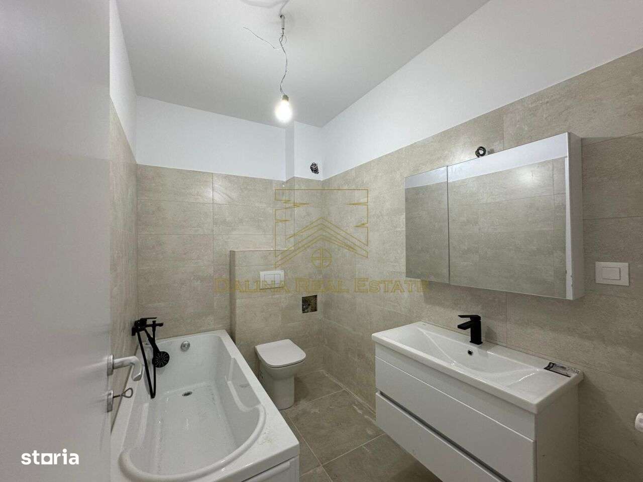 Vanzare 2 camere, 61 mp + gradina 85 mp, Sector 4-7