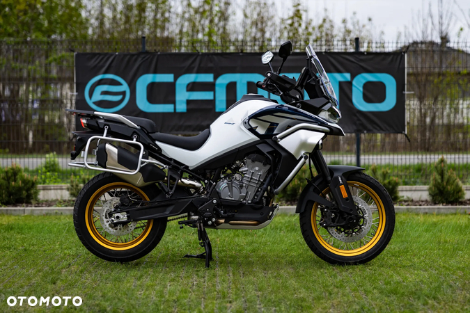 CFMoto MT - 4