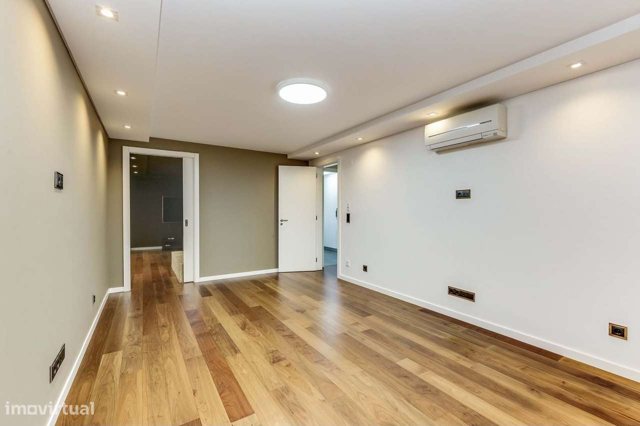 Moradia T5 de Luxo no Estoril — Exclusividade, Conforto e Estilo de Vi-45