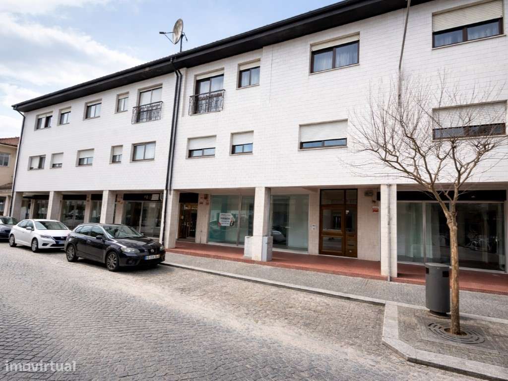 Loja para Venda no Centro de Lousada - Grande imagem: 2/13