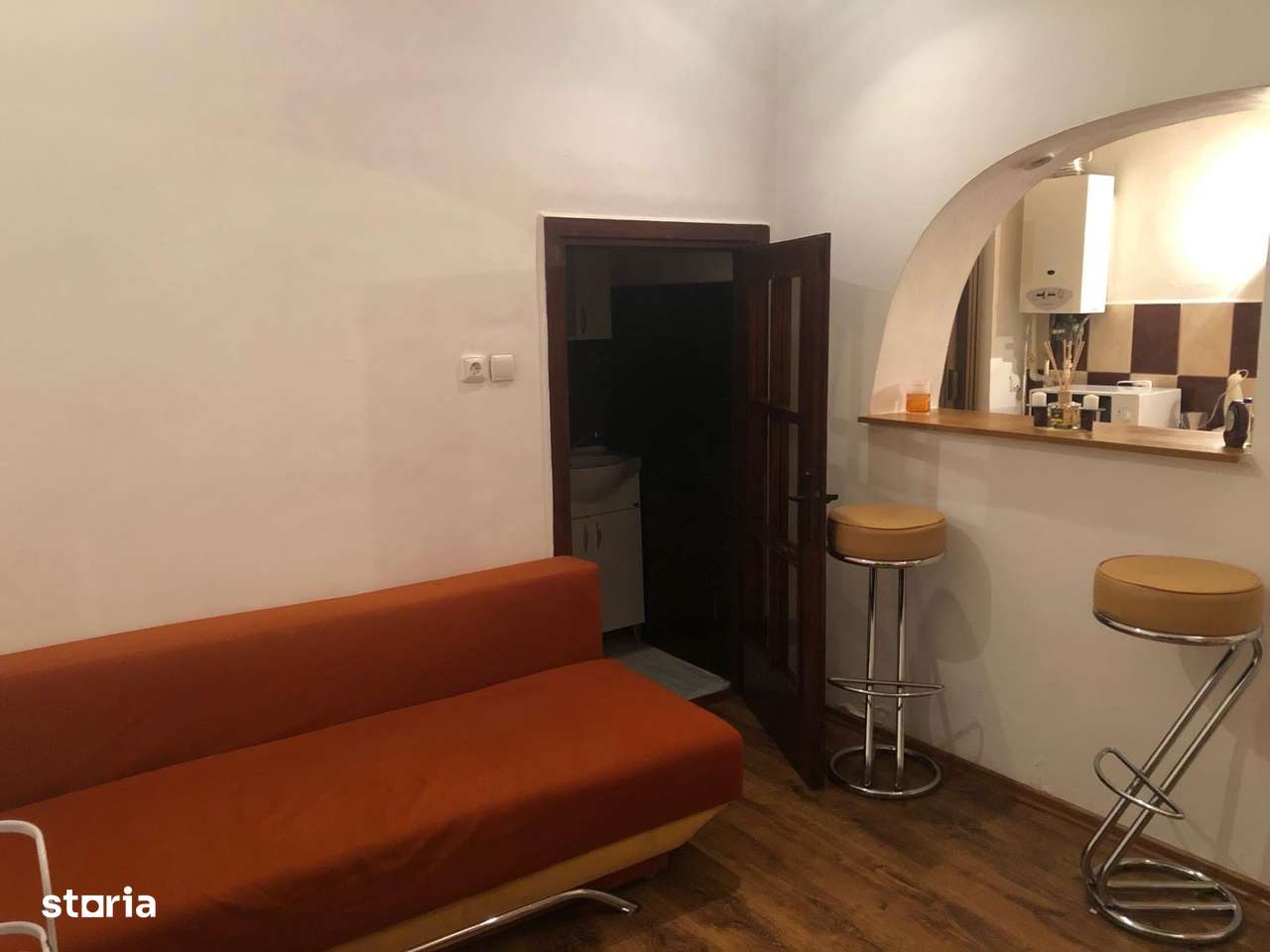 Ap la casă, curte comună, 1 cameră, 40mp, Odobescu!-1