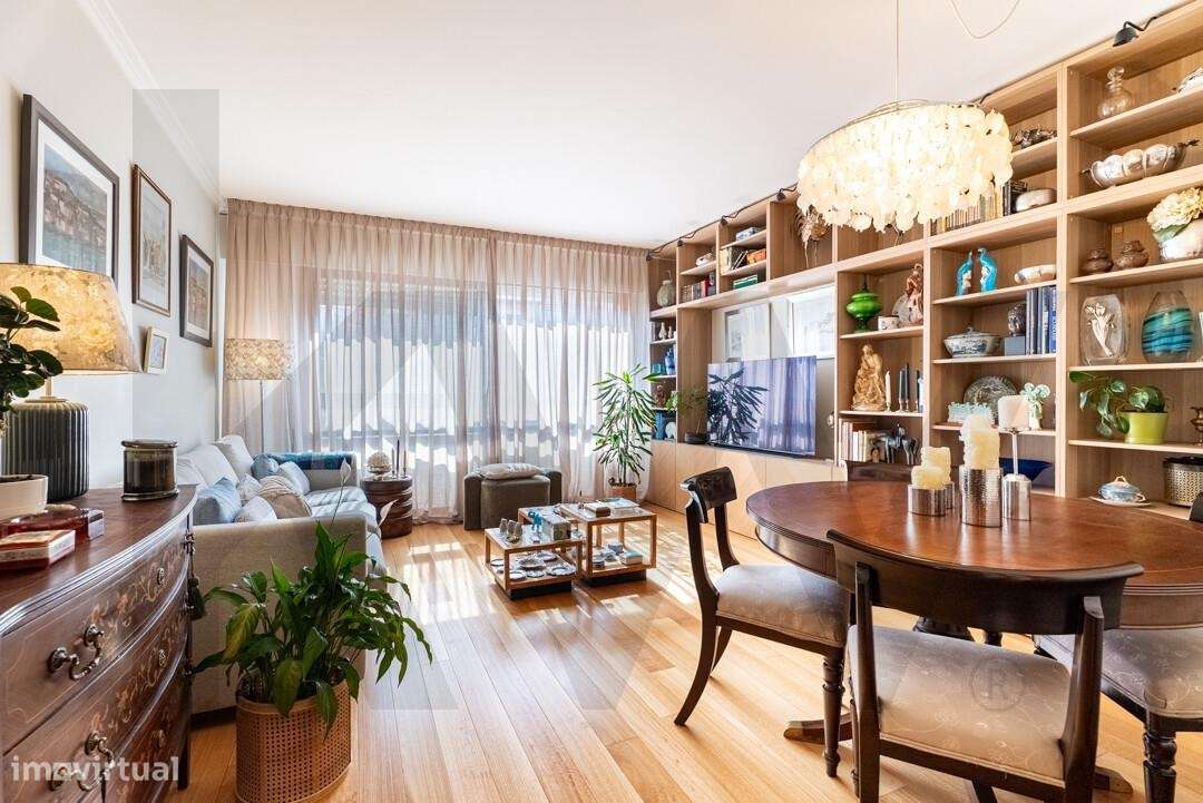 T2 Remodelado com 97 m2 e Garagem | Jardins da Arrábida-0